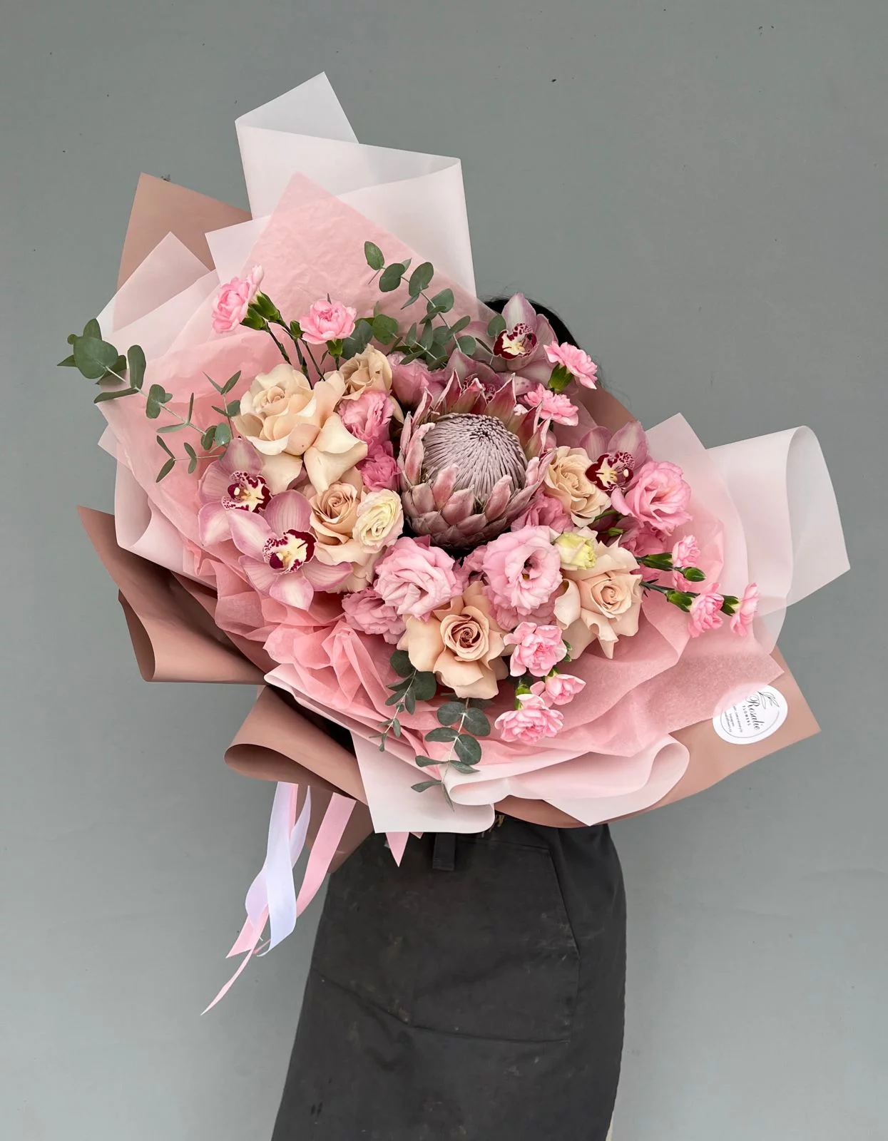 Цветущая красавица: заказать изысканные букеты роз в Алматы